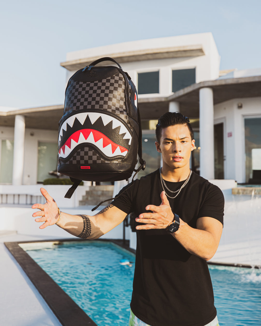 HENNY AIIR TO THE THRONE BACKPACK (DLXV)